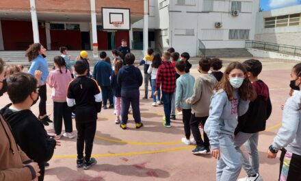 EL CIUDAD DE HUELVA VISITA EL COLEGIO JOSÉ OLIVA