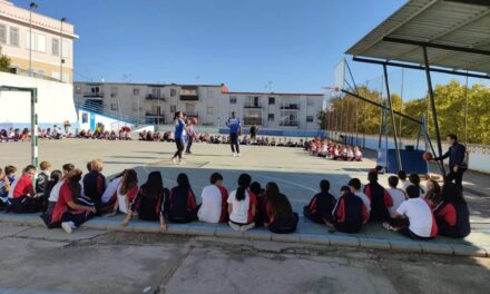 EL CIUDAD DE HUELVA VISITA EL COLEGIO VIRGEN DEL ROCÍO