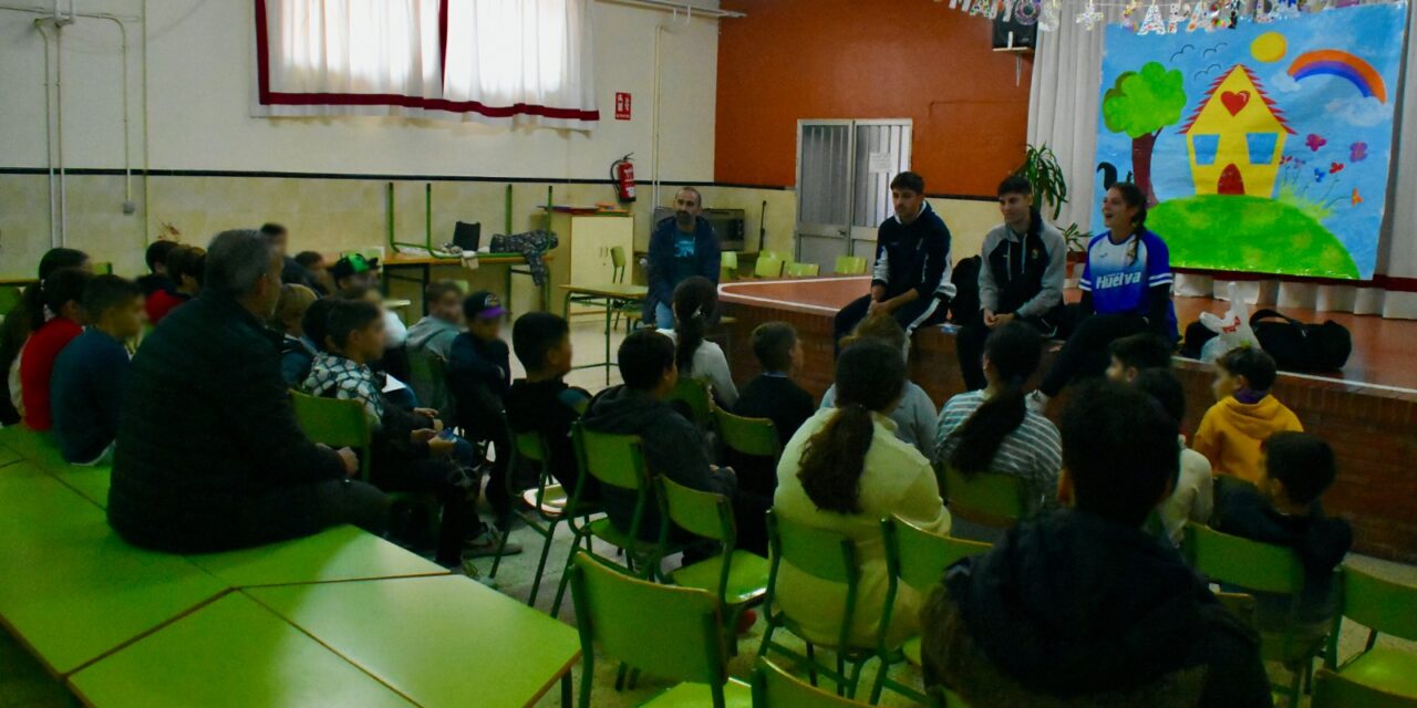 El CEIP Tres de Agosto de Huelva disfruta del baloncesto