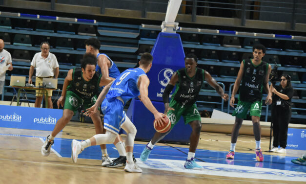 El Ciudad de Huelva Gestia arrasa en el derbi onubense